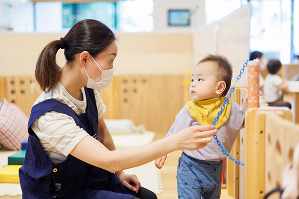 ０〜２歳児は担当制。愛着形成、生活リズムの確立、保護者とのコミュニケーションをスムーズに 画像